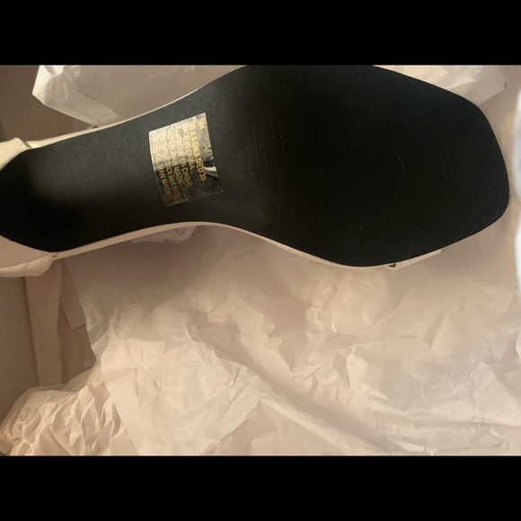 White — square toe sandle heels - Picture 6 of 9